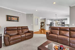 240 Hearthstone Dr, Bartlett, IL 60103 - Photo 6