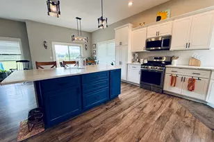 10359 E Shagbark Ln, Rochelle, IL 61068 - Photo 8