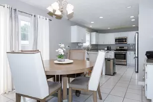 1704 Setter St, Normal, IL 61761 - Photo 8