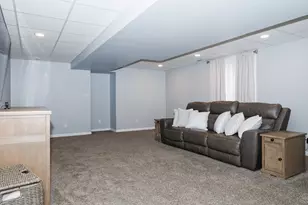 1704 Setter St, Normal, IL 61761 - Photo 36