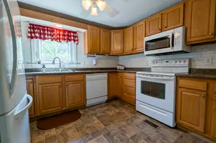 1105 Olen Dr, Mahomet, IL 61853 - Photo 6