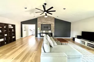 2902 S Myra Ridge Dr, Urbana, IL 61802 - Photo 8