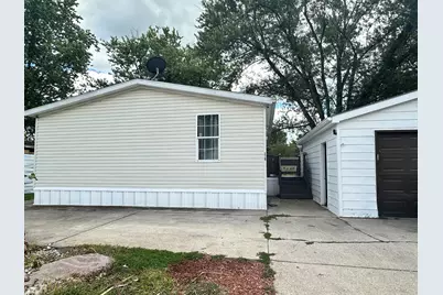 319 Avenue F, Bloomington, IL 61704 - Photo 4