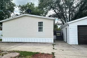 319 Avenue F, Bloomington, IL 61704 - Photo 4