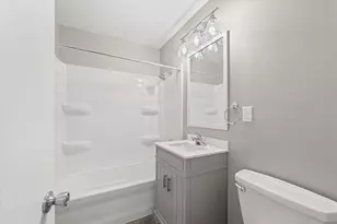 809 S Victor St, Champaign, IL 61821 - Photo 16