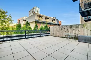 320 E 21st St, Chicago, IL 60616 - Photo 14