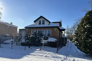 9300 S Vernon Ave, Chicago, IL 60619 - Photo 1