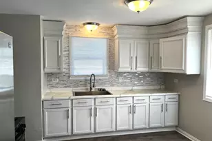 22 Apple Ln, Park Forest, IL 60466 - Photo 4