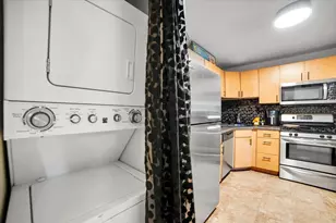 14511 Central Ct, Oak Forest, IL 60452 - Photo 12