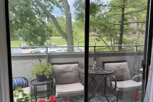 1460 Fairlane Dr, Schaumburg, IL 60193 - Photo 8