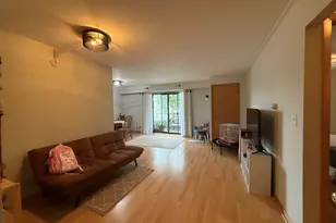 1460 Fairlane Dr, Schaumburg, IL 60193 - Photo 4