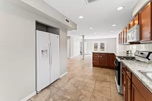 2916 Oakwood Ave, McHenry, IL 60051 - Photo 12