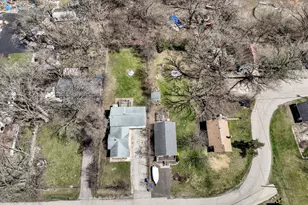 2916 Oakwood Ave, McHenry, IL 60051 - Photo 2