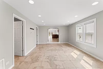 2916 Oakwood Avenue, McHenry, IL 60051 - Photo 6