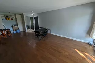 1201 Pleasant Run Dr, Wheeling, IL 60090 - Photo 4