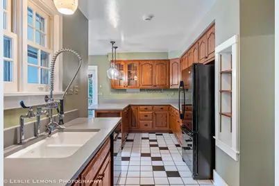 241 W Van Buren Avenue, Naperville, IL 60540 - Photo 6