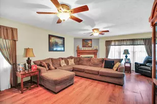 2128 Bonnie Ln, Monticello, IL 61856 - Photo 12