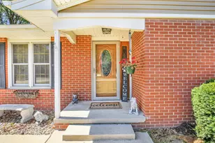 2128 Bonnie Ln, Monticello, IL 61856 - Photo 6