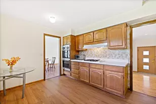 300 S We Go Trail, Mount Prospect, IL 60056 - Photo 8