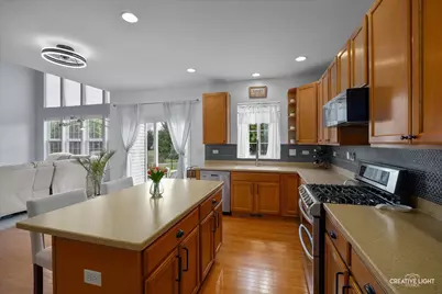 3529 Chancery Lane, Carpentersville, IL 60110 - Photo 8