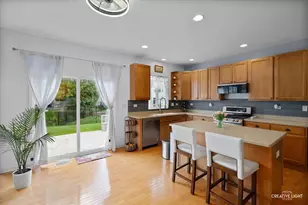 3529 Chancery Ln, Carpentersville, IL 60110 - Photo 6