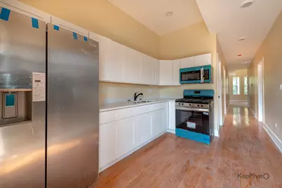 653 N Lawndale Avenue, Chicago, IL 60624 - Photo 16