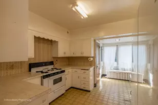 269 Shenstone Rd, Riverside, IL 60546 - Photo 10