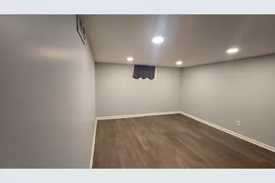 1352 Illinois Avenue, Ottawa, IL 61350 - Photo 10