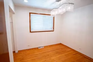 811 E 169th Pl, South Holland, IL 60473 - Photo 14