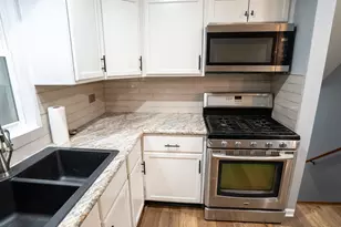 811 E 169th Pl, South Holland, IL 60473 - Photo 8