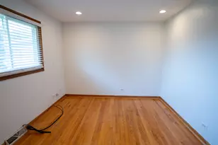 811 E 169th Pl, South Holland, IL 60473 - Photo 12