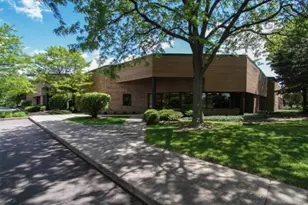 252 Chaddick Dr, Wheeling, IL 60090 - Photo 1