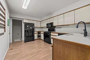 106 Sumac Ct, Saint Charles, IL 60174 - Photo 8