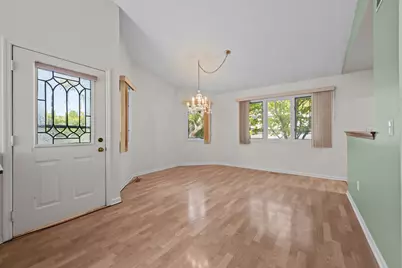 106 Sumac Court, Saint Charles, IL 60174 - Photo 4