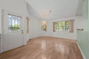 106 Sumac Ct, Saint Charles, IL 60174 - Photo 4