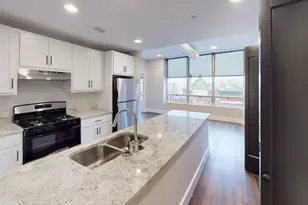 40 Dupage Ct, Elgin, IL 60120 - Photo 8