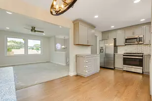 853 Voyager Dr, Bartlett, IL 60103 - Photo 2