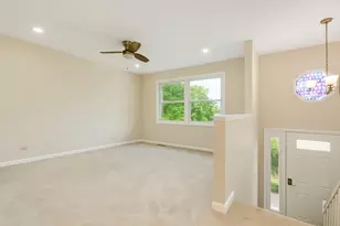 853 Voyager Dr, Bartlett, IL 60103 - Photo 8