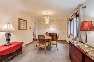 10524 Camelot St, Westchester, IL 60154 - Photo 8