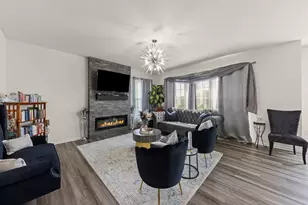 21037 Coventry Cir, Shorewood, IL 60404 - Photo 10