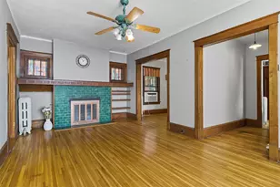 1317 N Clinton Blvd, Bloomington, IL 61701 - Photo 4