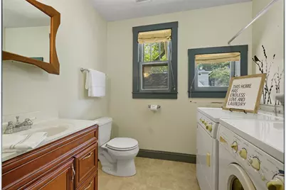 1317 N Clinton Boulevard, Bloomington, IL 61701 - Photo 8