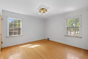 8301 Karlov Ave, Skokie, IL 60076 - Photo 12