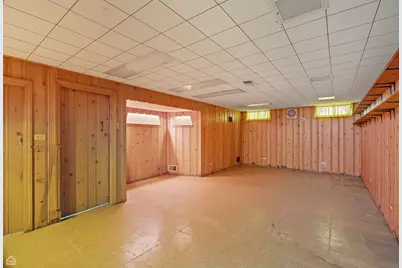 8301 Karlov Avenue, Skokie, IL 60076 - Photo 14