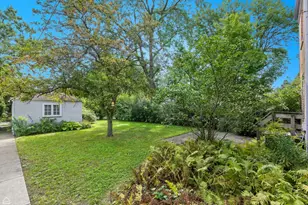 8301 Karlov Ave, Skokie, IL 60076 - Photo 16