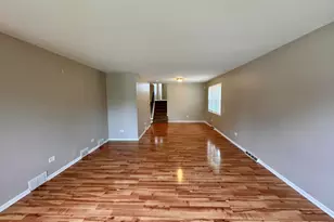 17204 Bernadine St, Lansing, IL 60438 - Photo 2