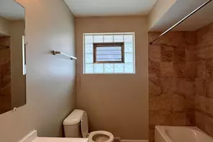 17204 Bernadine St, Lansing, IL 60438 - Photo 8