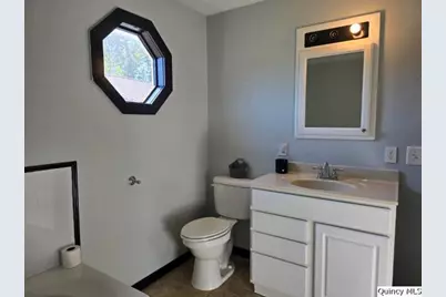 105 N 3rd Street, La Harpe, IL 61450 - Photo 18