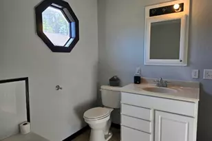 105 N 3rd St, La Harpe, IL 61450 - Photo 18