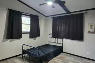 105 N 3rd St, La Harpe, IL 61450 - Photo 10